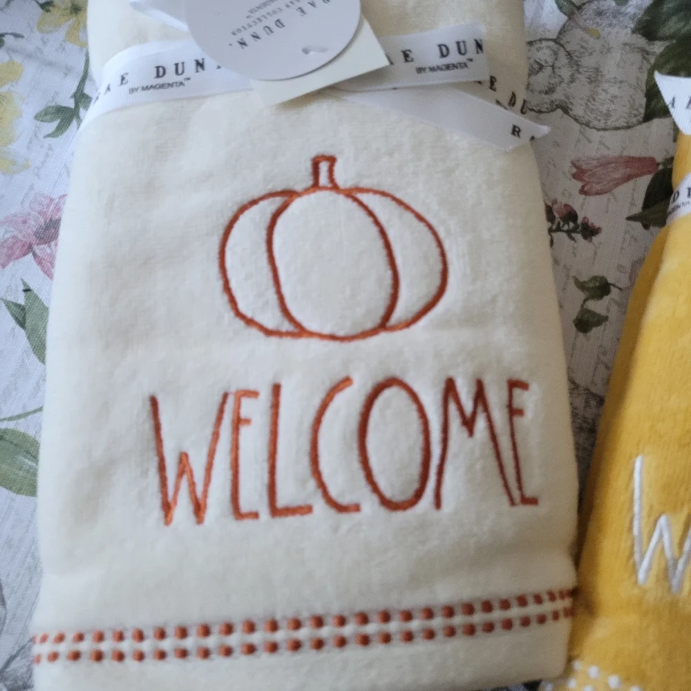 Rae Dunn hand towels set, new